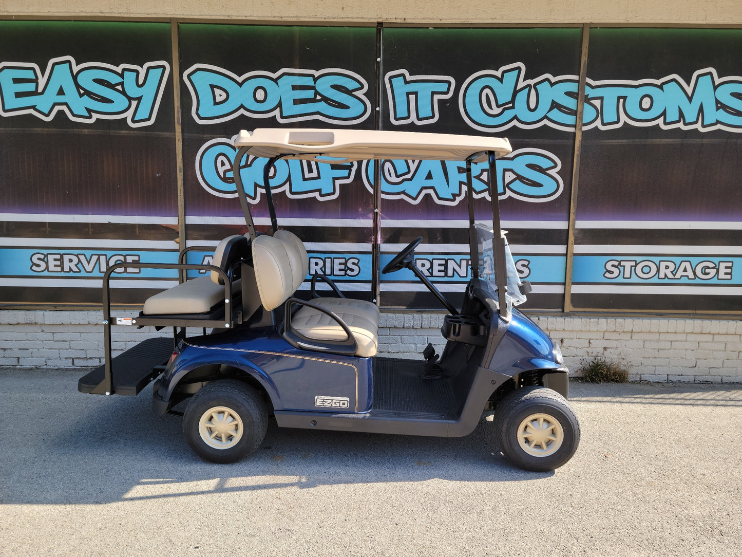 Electric EZGO RXV Golf Cart w/ Trojan Batteries *SOLD*